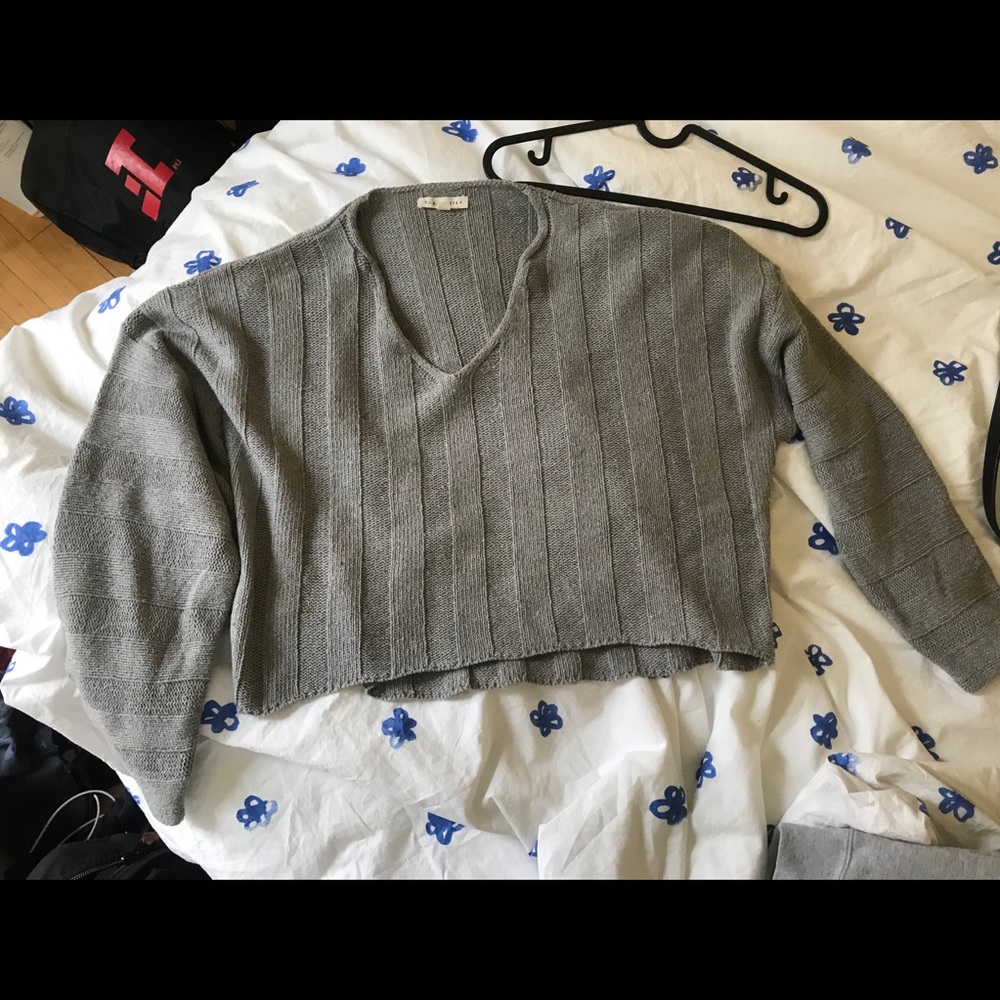 Grey cropped sweater